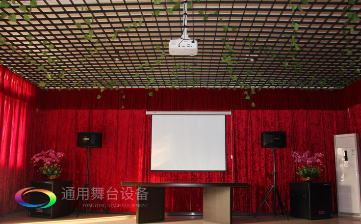 提升舞臺演出效果！舞臺幕布顏色搭配常用色——紅、黃、墨綠三原色