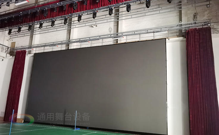 廣州黃花崗禮堂選擇通用舞臺(tái)！禮堂舞臺(tái)阻燃幕布、吊桿、舞臺(tái)燈光項(xiàng)目圓滿竣工！