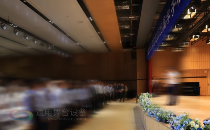 助力漢開書院文化活動(dòng)高效呈現(xiàn)，彰顯企業(yè)教育場(chǎng)景服務(wù)實(shí)力！南京漢開書院舞臺(tái)阻燃幕布、大幕對(duì)開項(xiàng)目